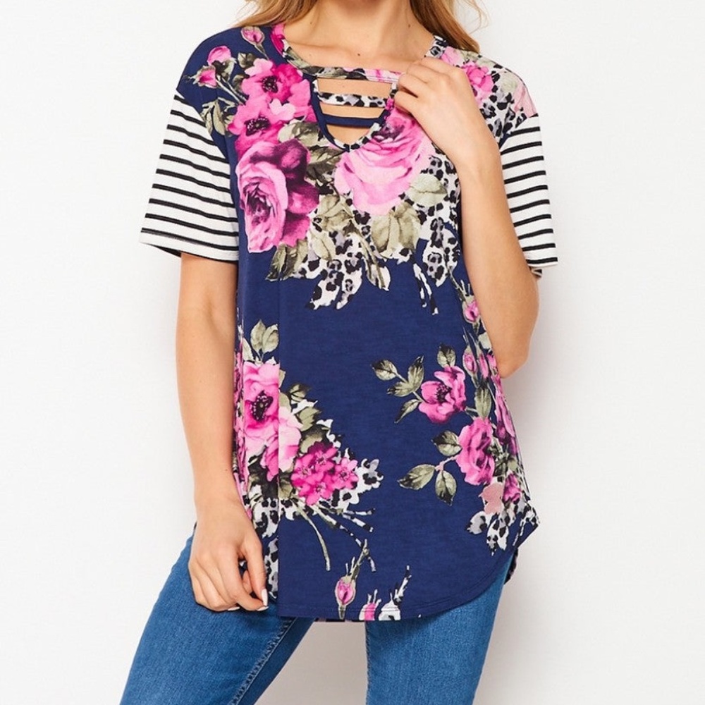 Navy/Magenta short sleeve floral top